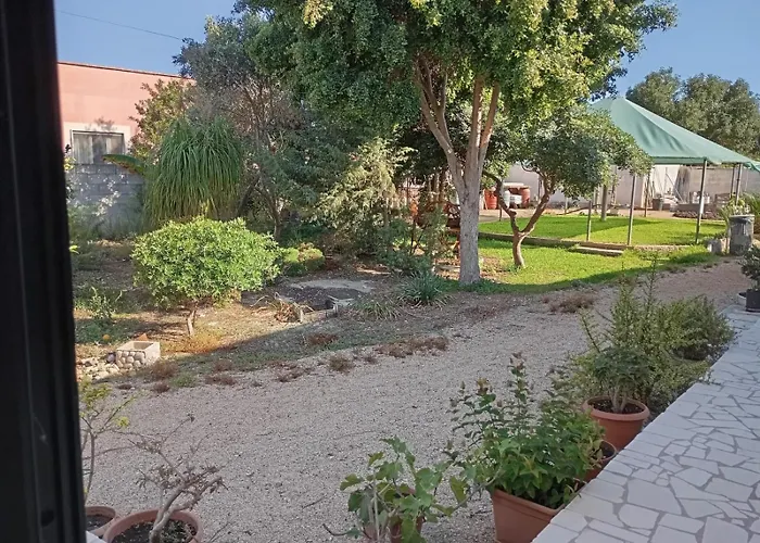 בית חווה Il Pavone *